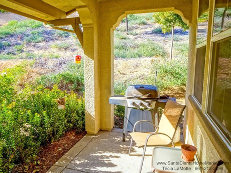 28481_Herrera_St_Valencia_CA_91354_covered patio