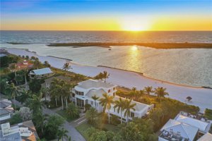 Naples FL waterfront real estate, homes, condos and new construction.