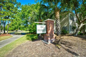 Winchester Condos Entrance Sign