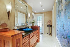 Luxury Bath in Dayton Ohio Luxury Home For Sale