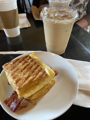 Warehouse 4 food & Coffee