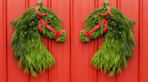 Dayton Ohio Floral Shop Makes Christmas Wreaths