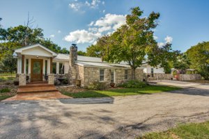 522 Oak Park Dr 78006