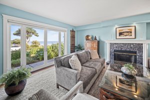 835 Sea Palm in Pacific Grove living room