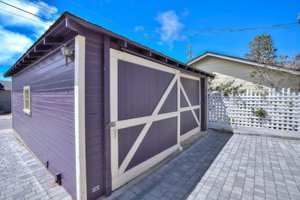 Large garage st 514 Forest Avenue