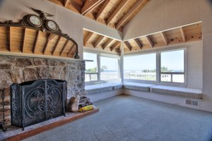 1313 Pico Ave Fireplace