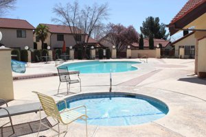 Condo with a pool in St George Utah