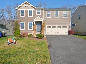 128 Cameron Square Dr., Evans City, PA