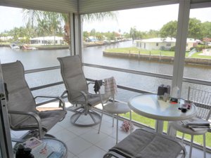Lakeshore Lodge