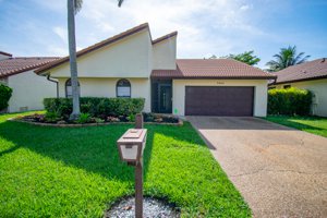 7040 Golf Pointe Circle