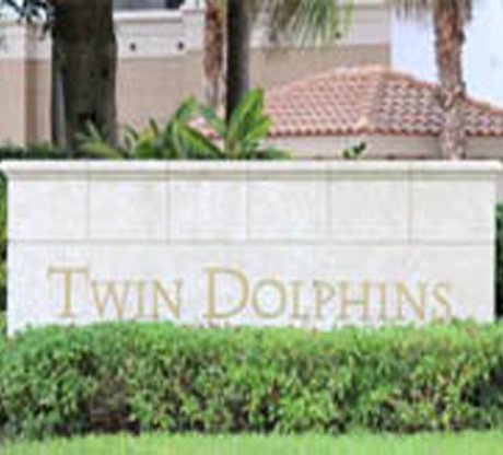 Twin Dolphins luxury waterfront condos for sale on Isles of Capri