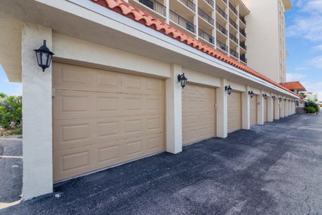 Water's Edge Cocoa Beach Garages