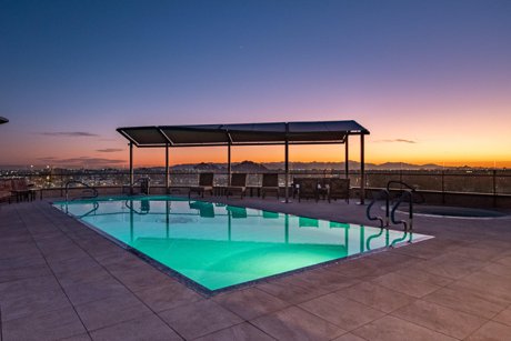 Scottsdale Waterfront Residence-Luxury Living