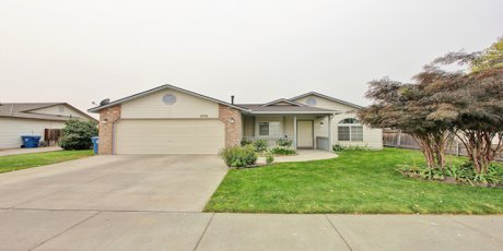 1715 Targhee St, Mtn Home, Idaho 83647 01