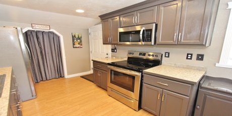810 S 3rd West A Mountain Home ID 83647 03