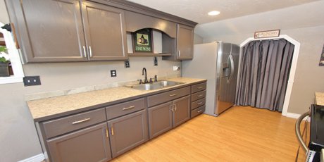 810 S 3rd West A Mountain Home ID 83647 05
