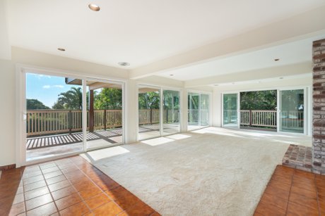 Hoalike Road Living Room