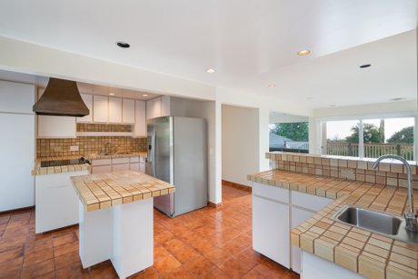 Hoalike Rd Kitchen