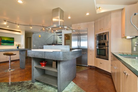 Ke Waena Kitchen 
