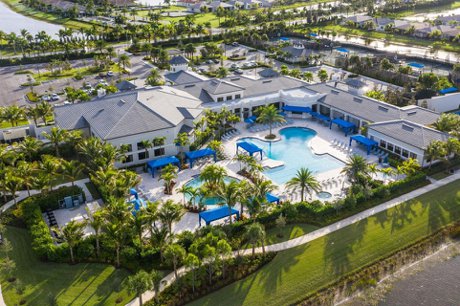 Valencia Bay World Clss Clubhouse
