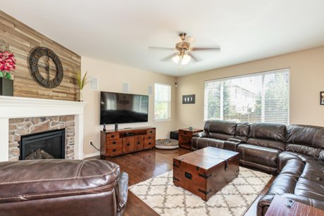 Family room 6300 S. Langdale Way Aurora, CO 80016