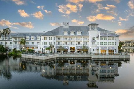 Lakeside Dining in Celebration FL
