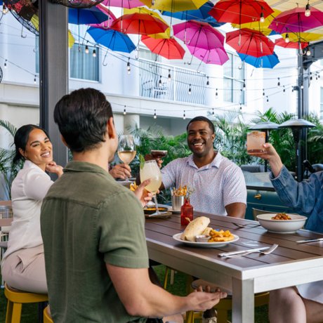 Kissimmee restaurants, dining on Broadway downtown and lakefront in Osceola County, Florida