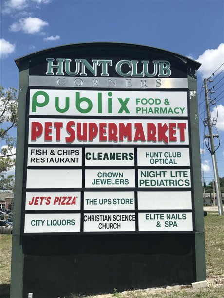 Hunt Club Corners Shopping Center in Apopka FL