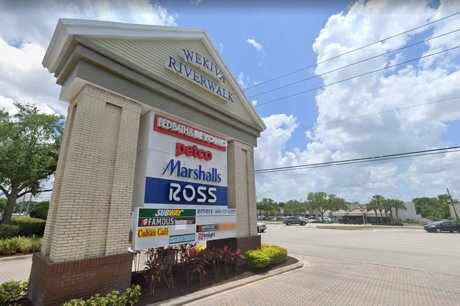 Wekiva Riverwalk Shopping Center in Apopka FL