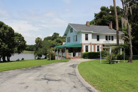 Home in Fruitland Park Florida