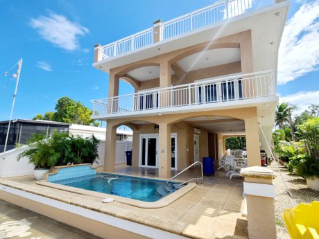 43 Cormorant pool home for sale