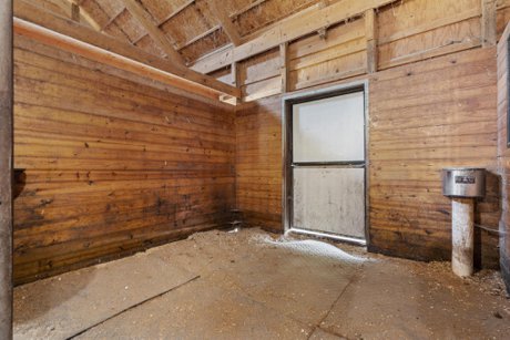 12x12 horse stalls with water