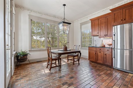 Breakfast room