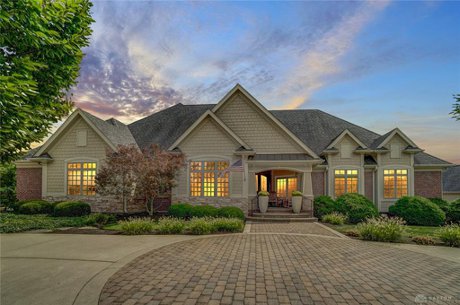 High-End Homes in Clearcreek Township