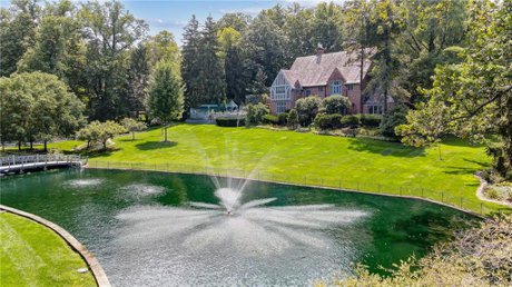 Luxury Estates in Oakwood easy commute into Dayton Ohio