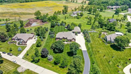 Luxury Homes For Sale in Beavercreek