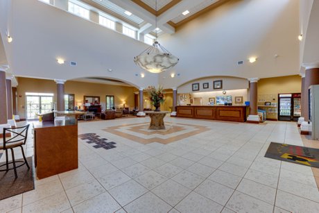 Hawthorn Suites Lake Buena Vista clubhouse