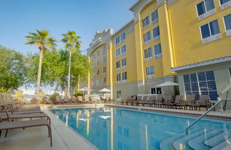 Galleria Palms Hotel swimming pool