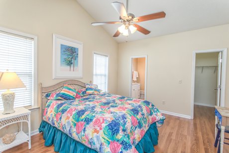 Vaulted ceiling master bedroom 114 tylers cove way great deal winnabow