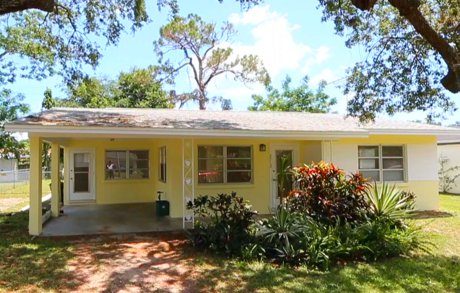 2712 Nassau St in Sarasota is now for sale with Sarasota Real Estate Group