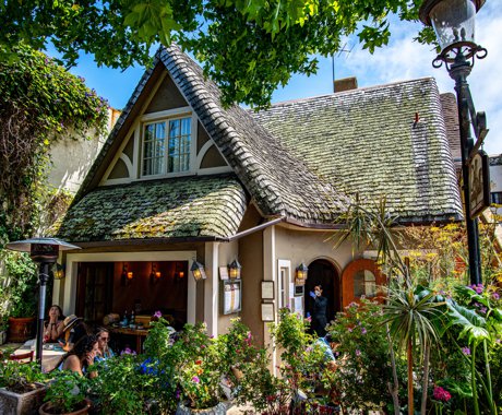 Downtown Carmel-by-the-Sea restaurant and art gallery