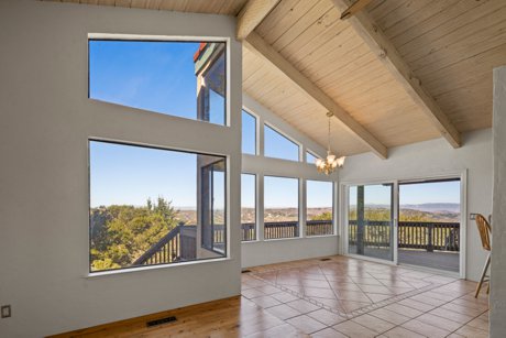 25485 Boots Road Living room view