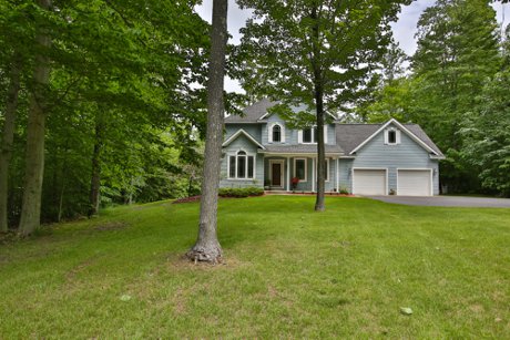 5715 Ash Court Petoskey Michigan house for sale