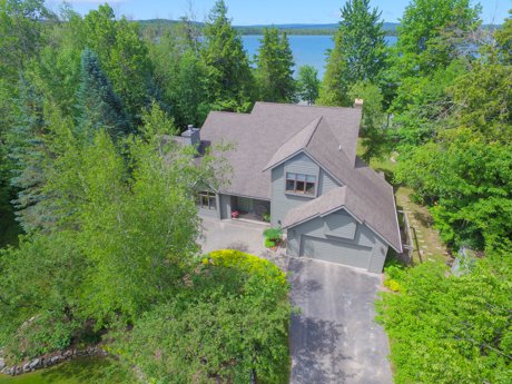 10226 McCarthy Drive, Pickerel Lake photo