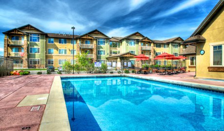 Bella Vida 55+ pool