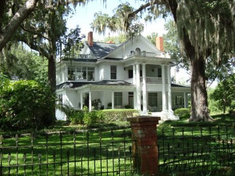 Old Mansion in Oakland Florida