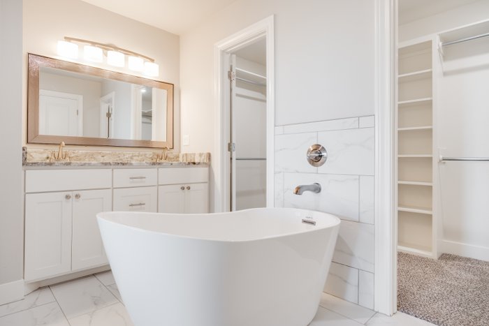 Primary bathroom with soaking tub in a Deep Canyon home