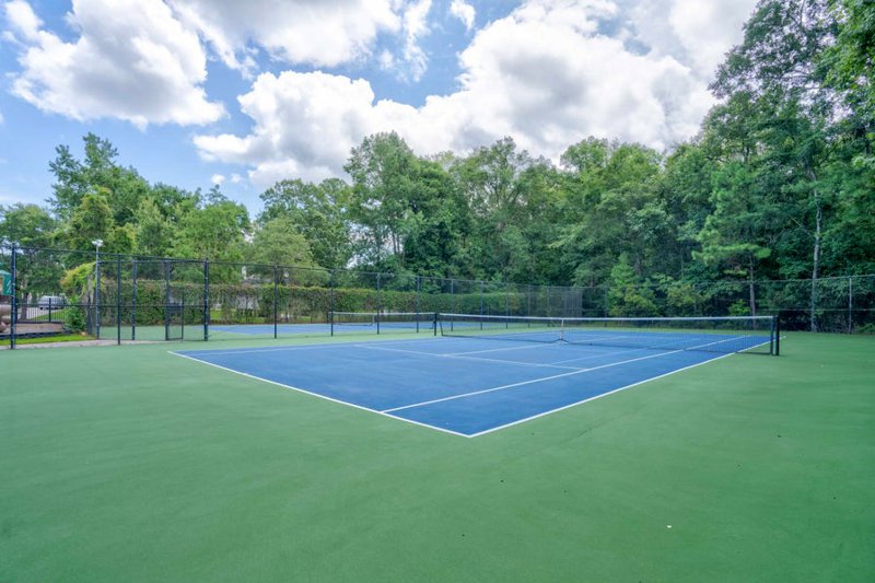 Tennis and pickleball courts at Island West in Bluffton, SC