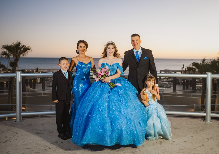 The Sanchez family on the beach in Puerto Pe&ntilde;asco