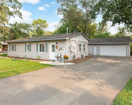 12 West Road, Circle Pines